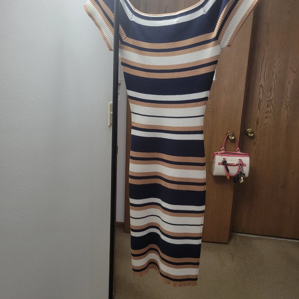 Colorblock Bodycon Dress - Picture 4 of 6
